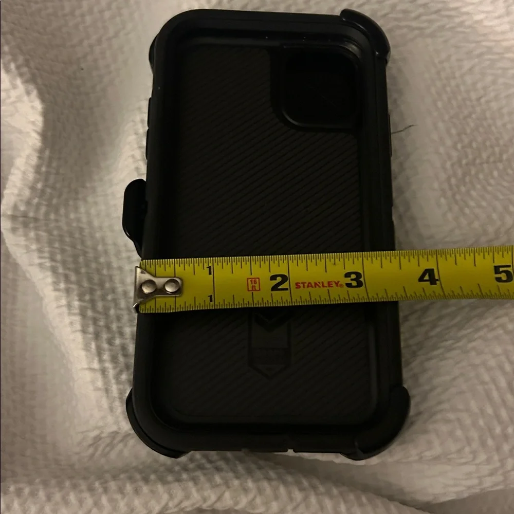 OtterBox Black Commuter Defender Series Case for iPhone 11 + Holster Pixel 4